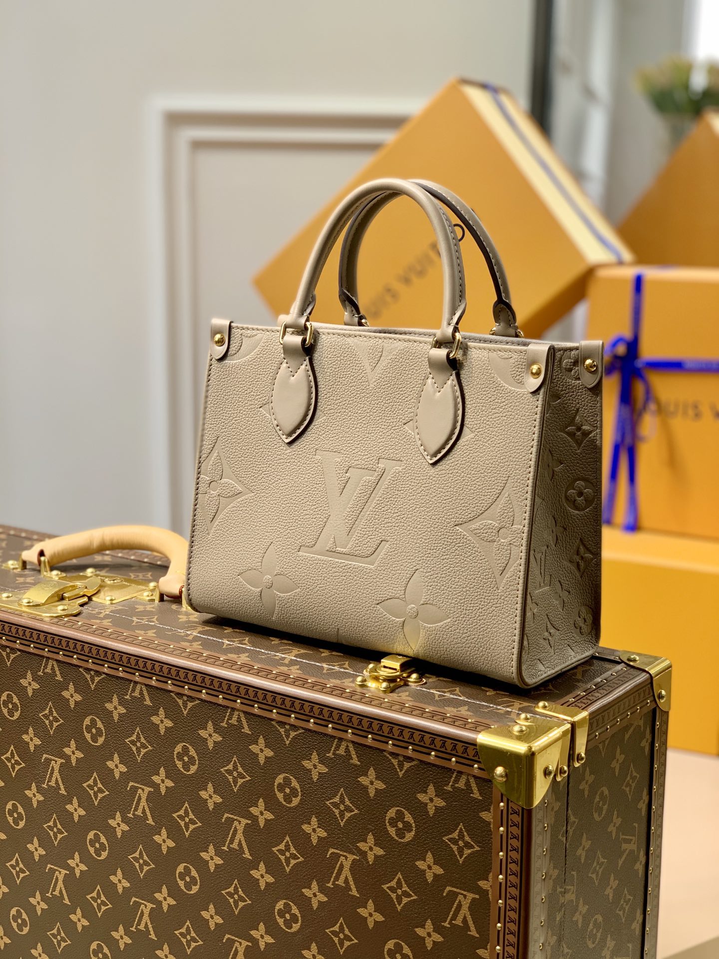 Louis Vuitton Onthego Small Tote Bag