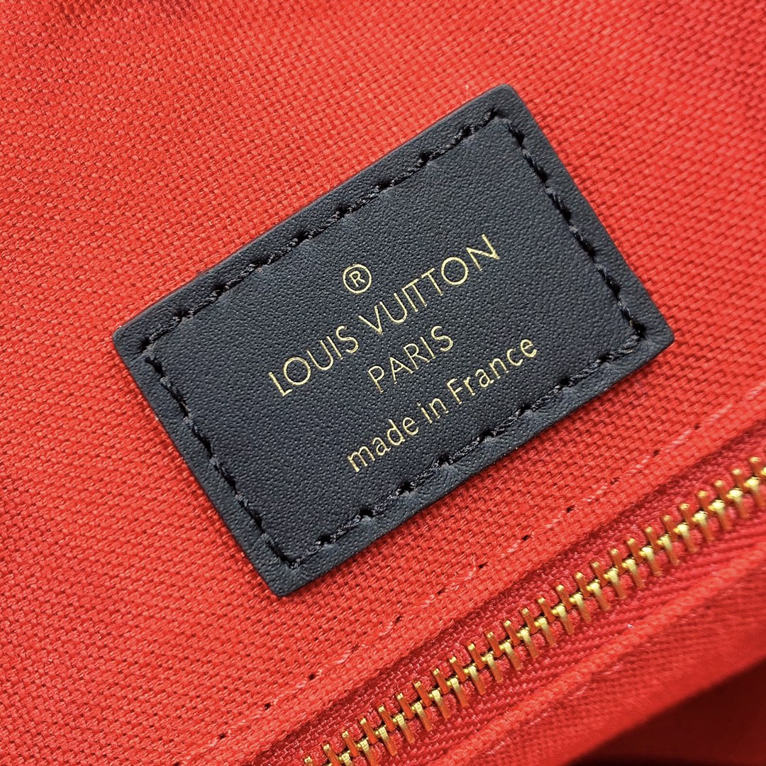 Louis Vuitton Onthego Monogram Giant Tote Bag