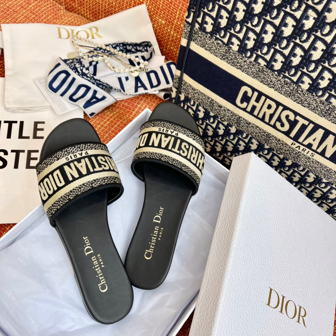 Dior Ladies Oblique Embroidered Slides – Spring/Summer Collection