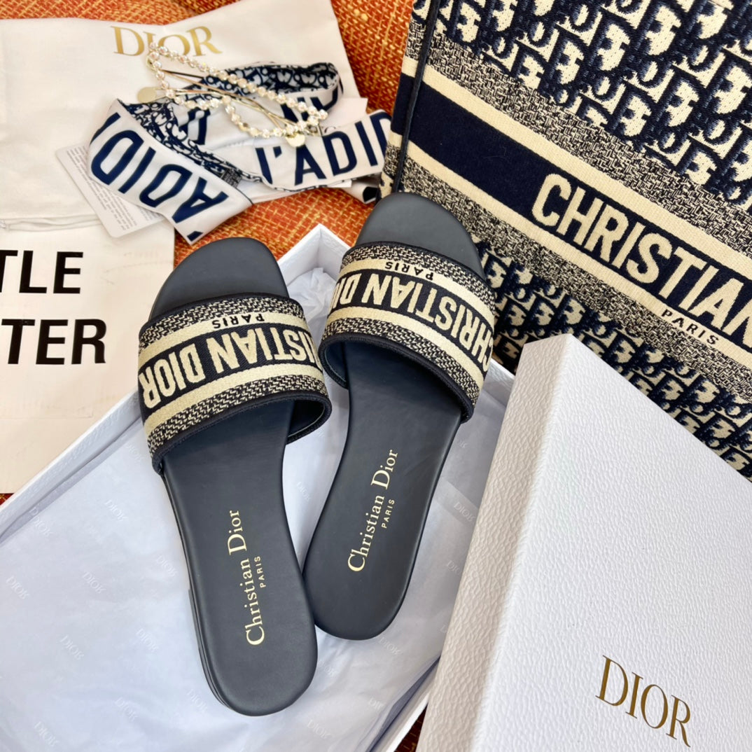Dior Oblique Embroidered Platform Mules – Spring/Summer Collection