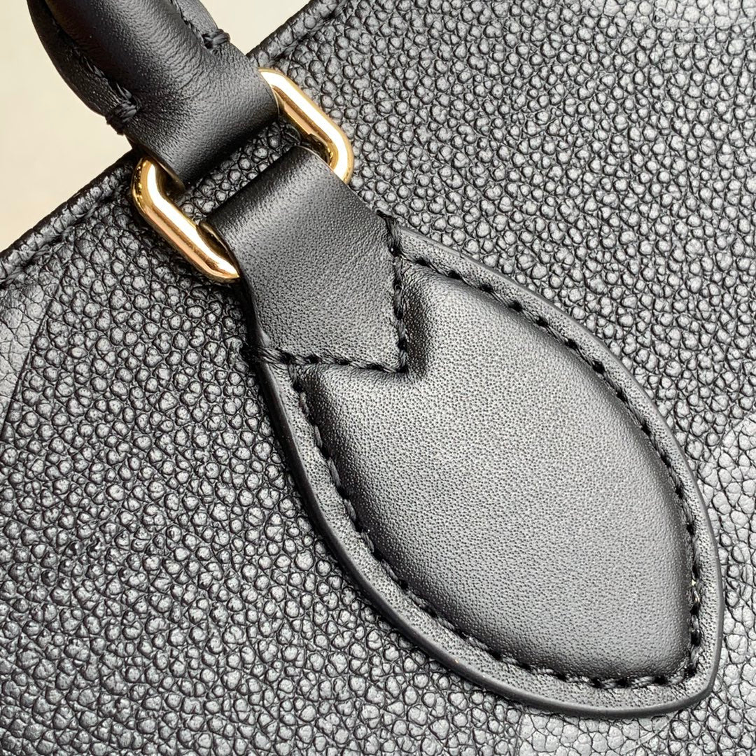Louis Vuitton Onthego Monogram Tote Bag