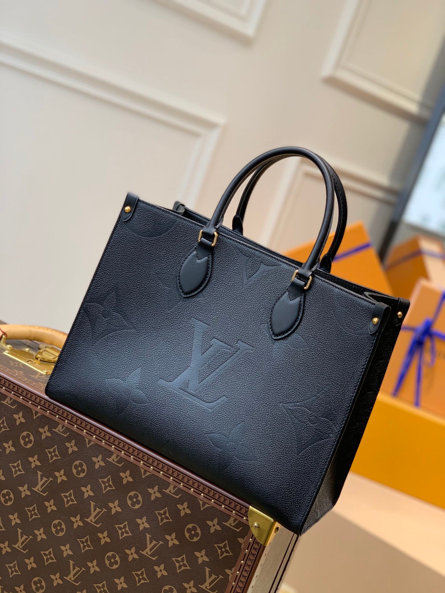 Louis Vuitton Onthego Monogram Tote Bag