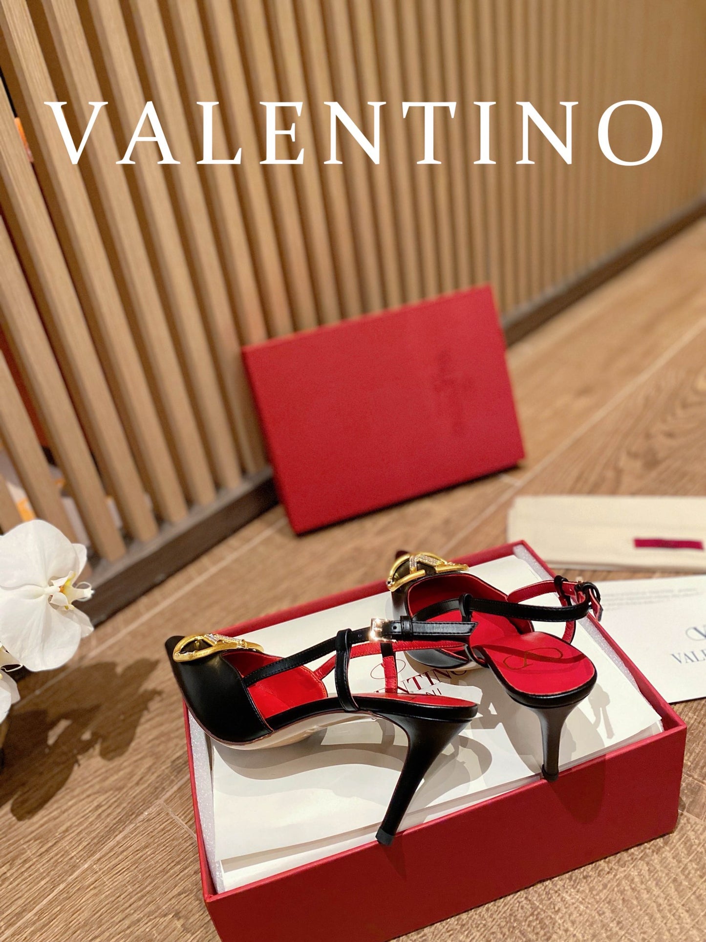 Valentino VLogo Signature Leather Pumps – 2022 Collection