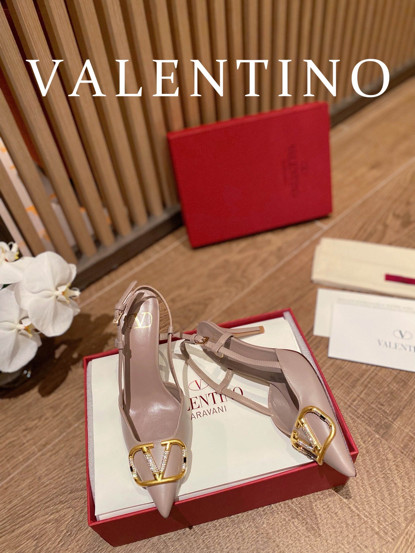 Valentino VLogo Signature Leather Pumps – 2022 Collection