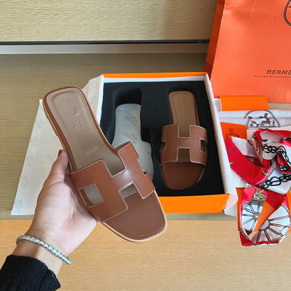 Hermès Handmade Leather Sandals – 2023 Spring Collection