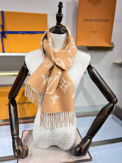 Louis Vuitton Monogram Wool Shawl – 2022 Collection