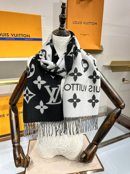 Louis Vuitton Monogram Wool Shawl – 2022 Collection