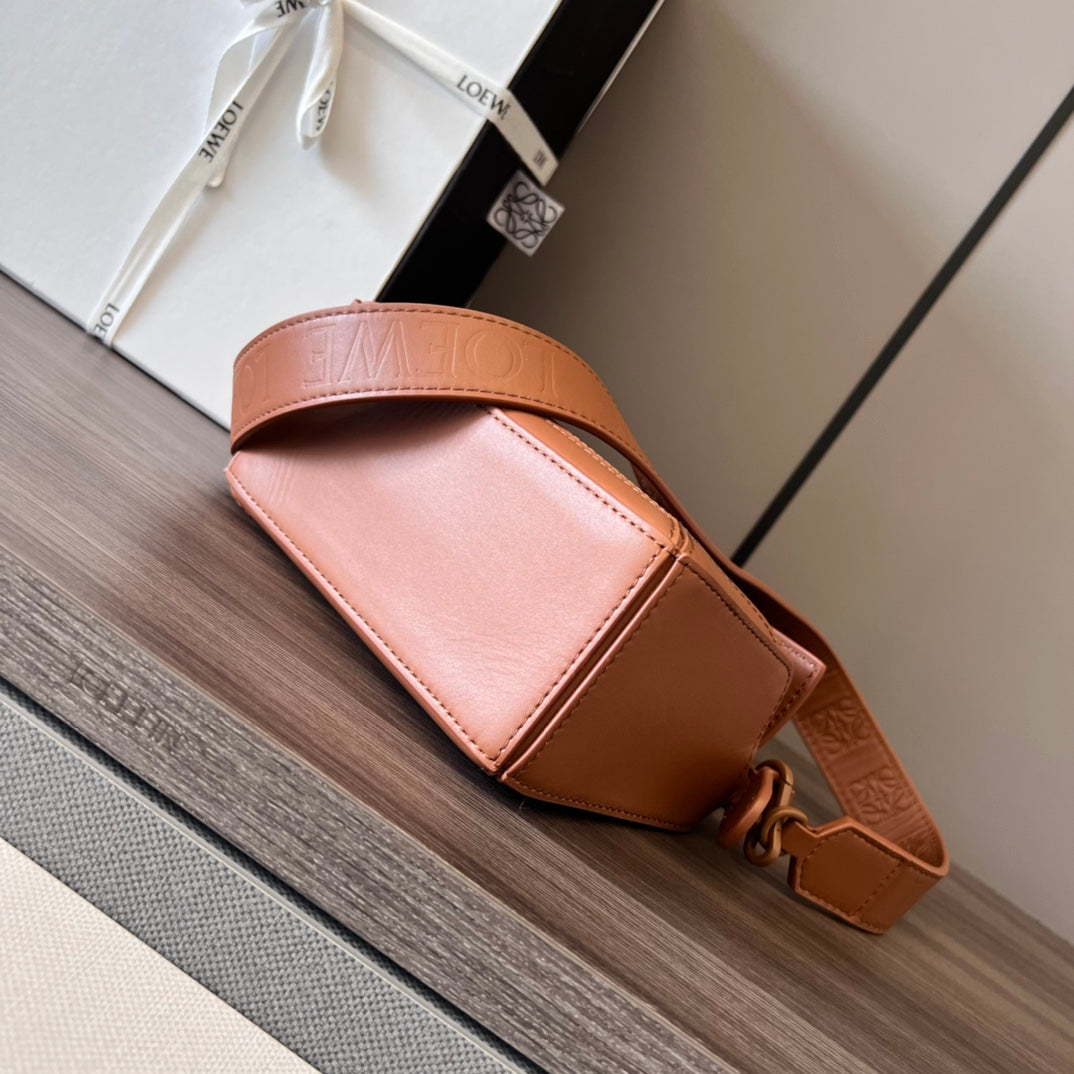 Loewe Puzzle Bag
