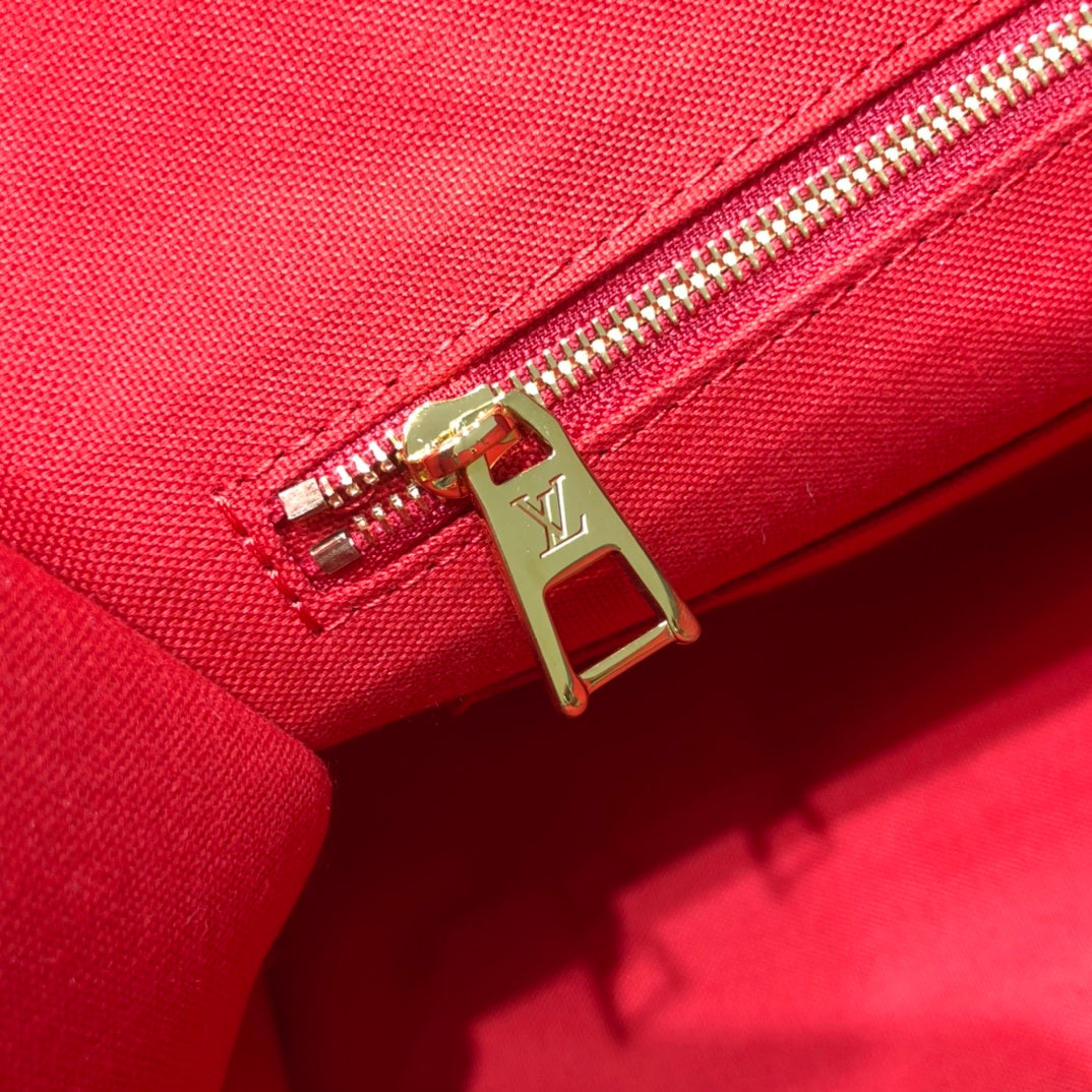 Louis Vuitton Onthego Monogram Tote Bag
