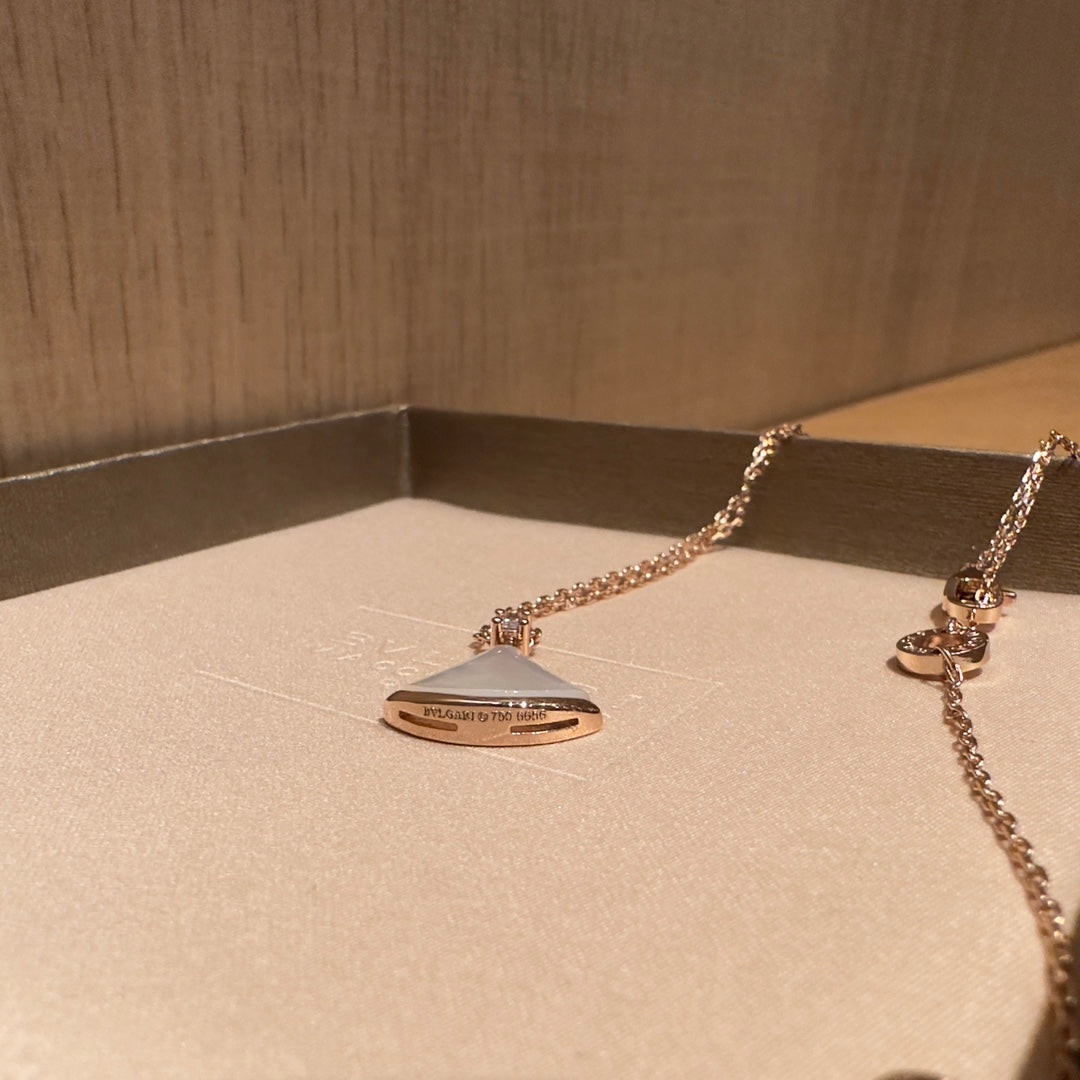 Bulgari Diva's Dream Pendant Necklace