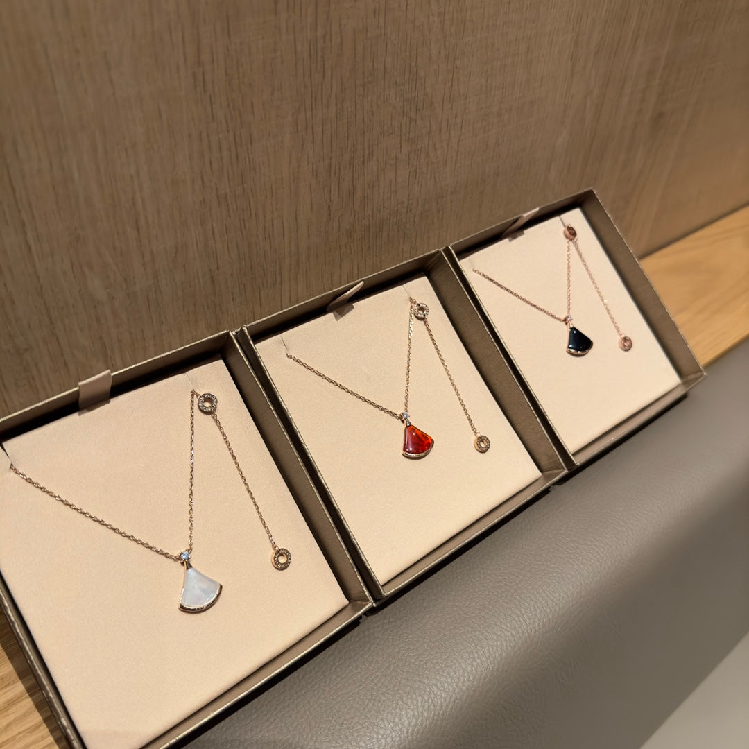 Bulgari Diva's Dream Pendant Necklace