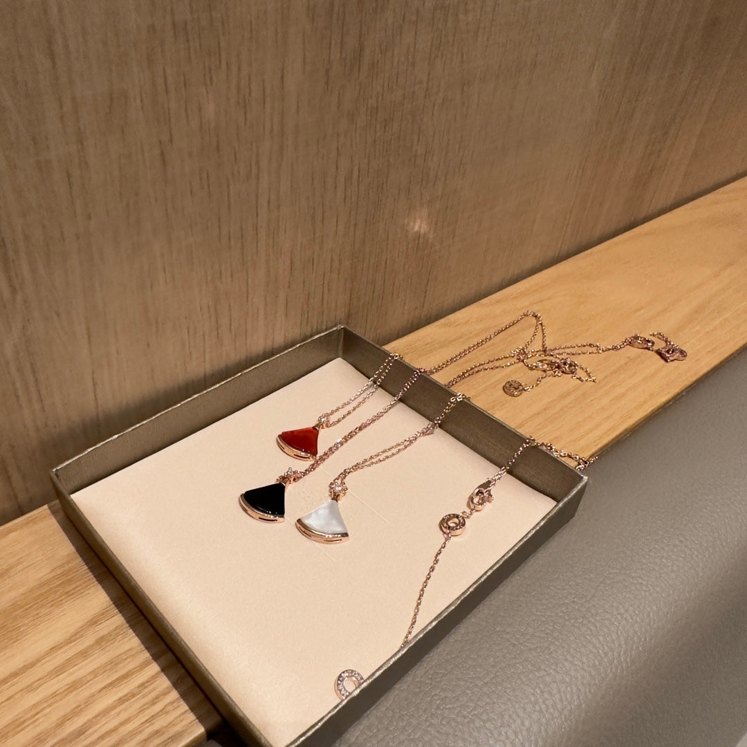 Bulgari Diva's Dream Pendant Necklace