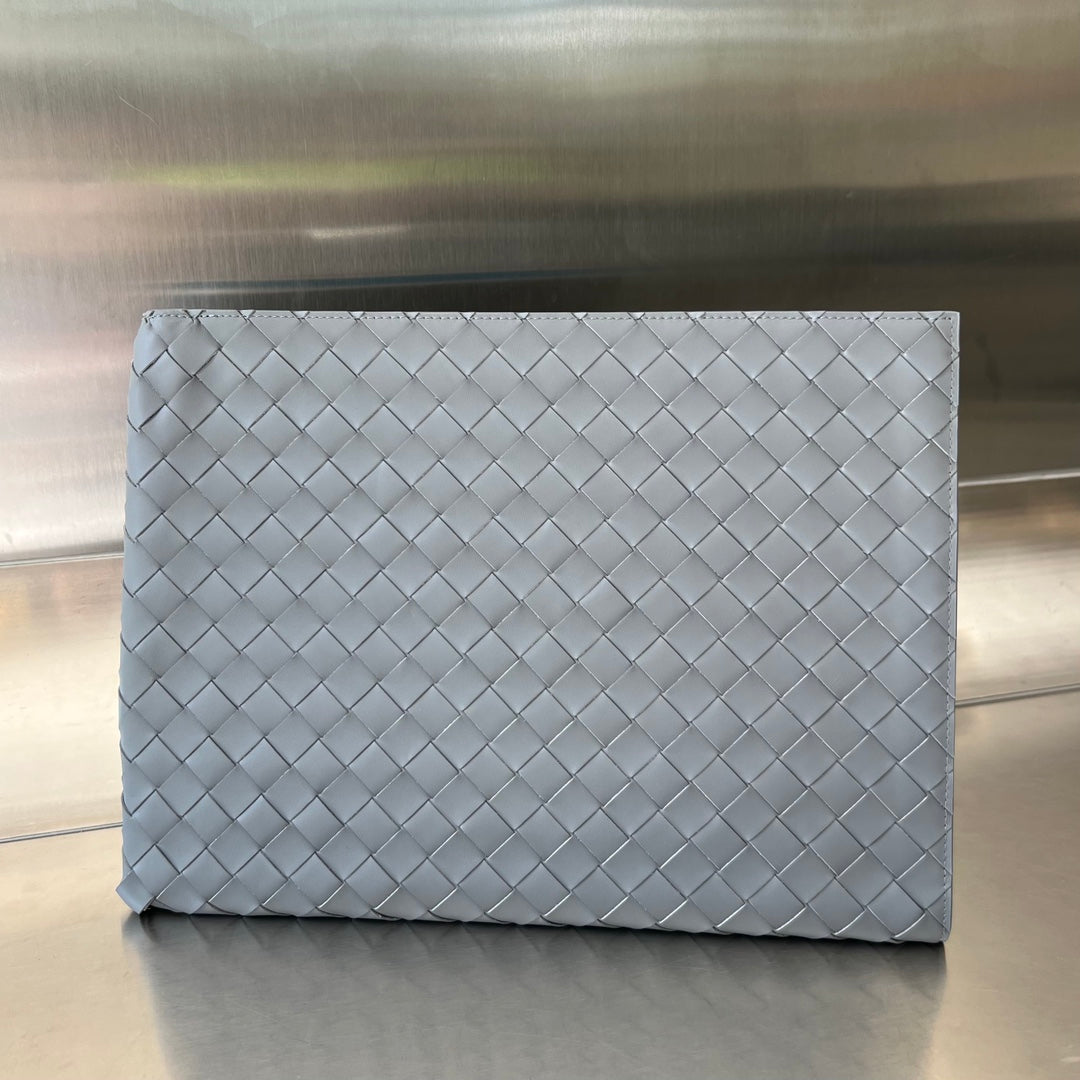 Bottega Veneta Intreccio Half-Zip Clutch Bag 607479