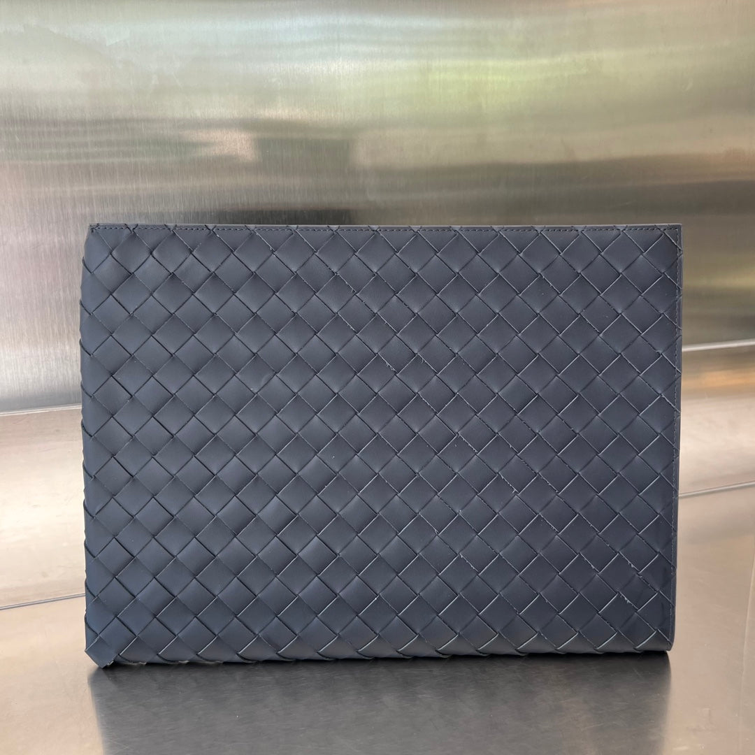 Bottega Veneta Intreccio Half-Zip Clutch Bag 607479