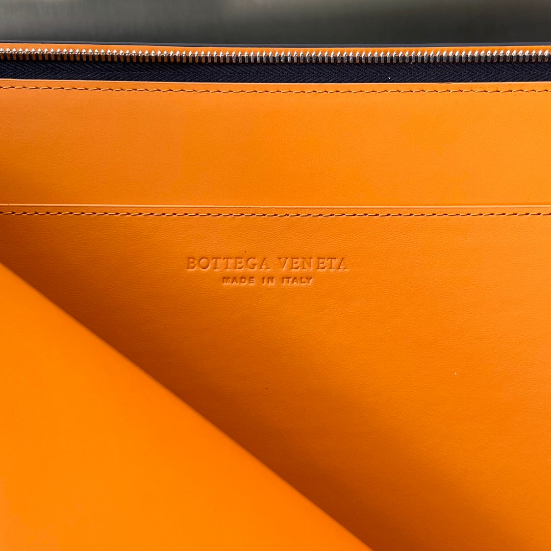 Bottega Veneta Intreccio Half-Zip Clutch Bag 607479
