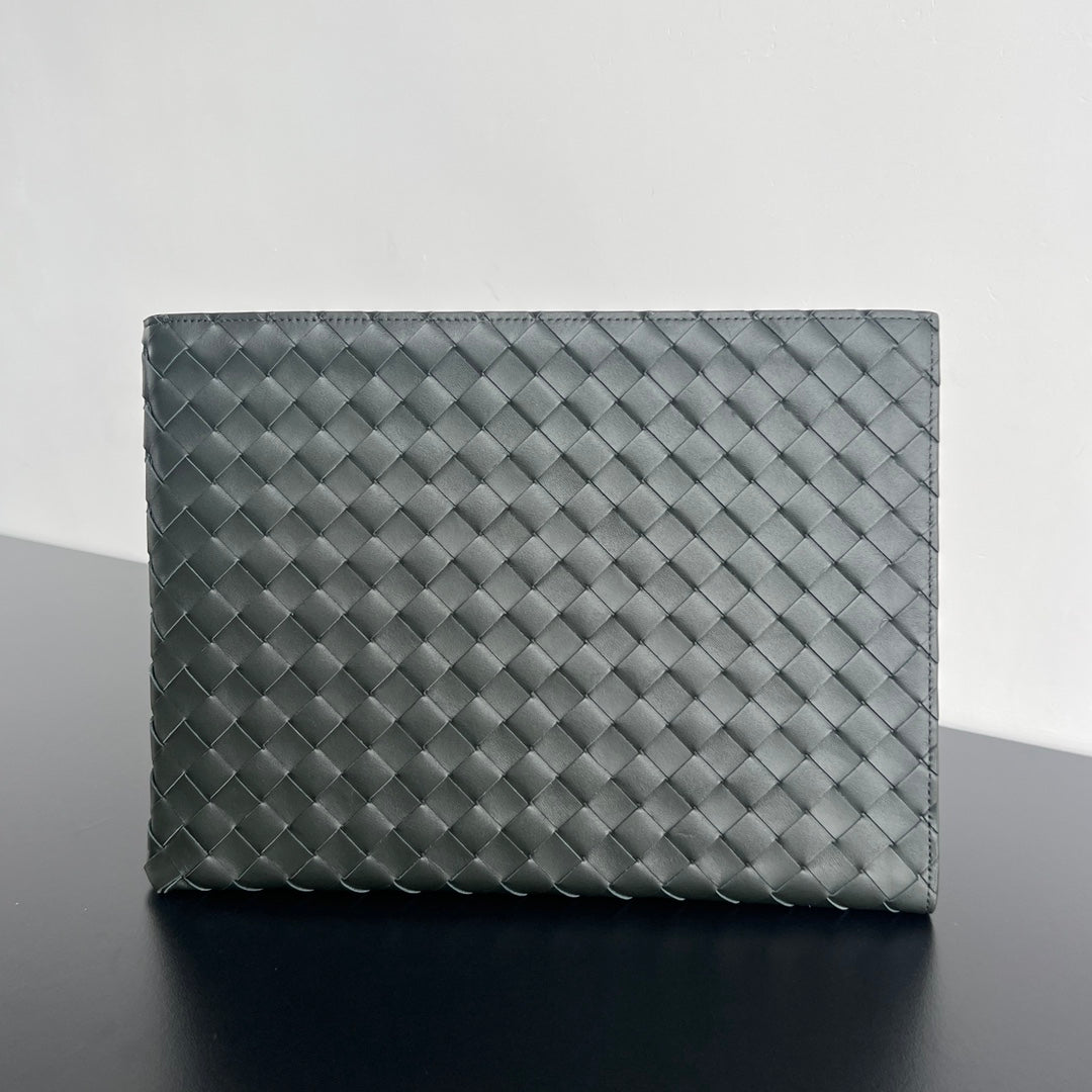 Bottega Veneta Intreccio Half-Zip Clutch Bag 607479