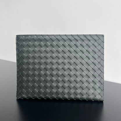 Bottega Veneta Intreccio Half-Zip Clutch Bag 607479