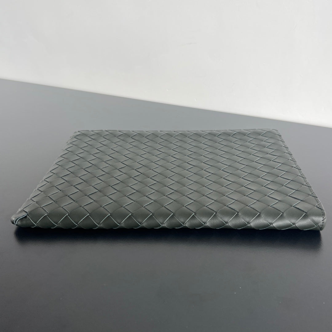 Bottega Veneta Intreccio Half-Zip Clutch Bag 607479