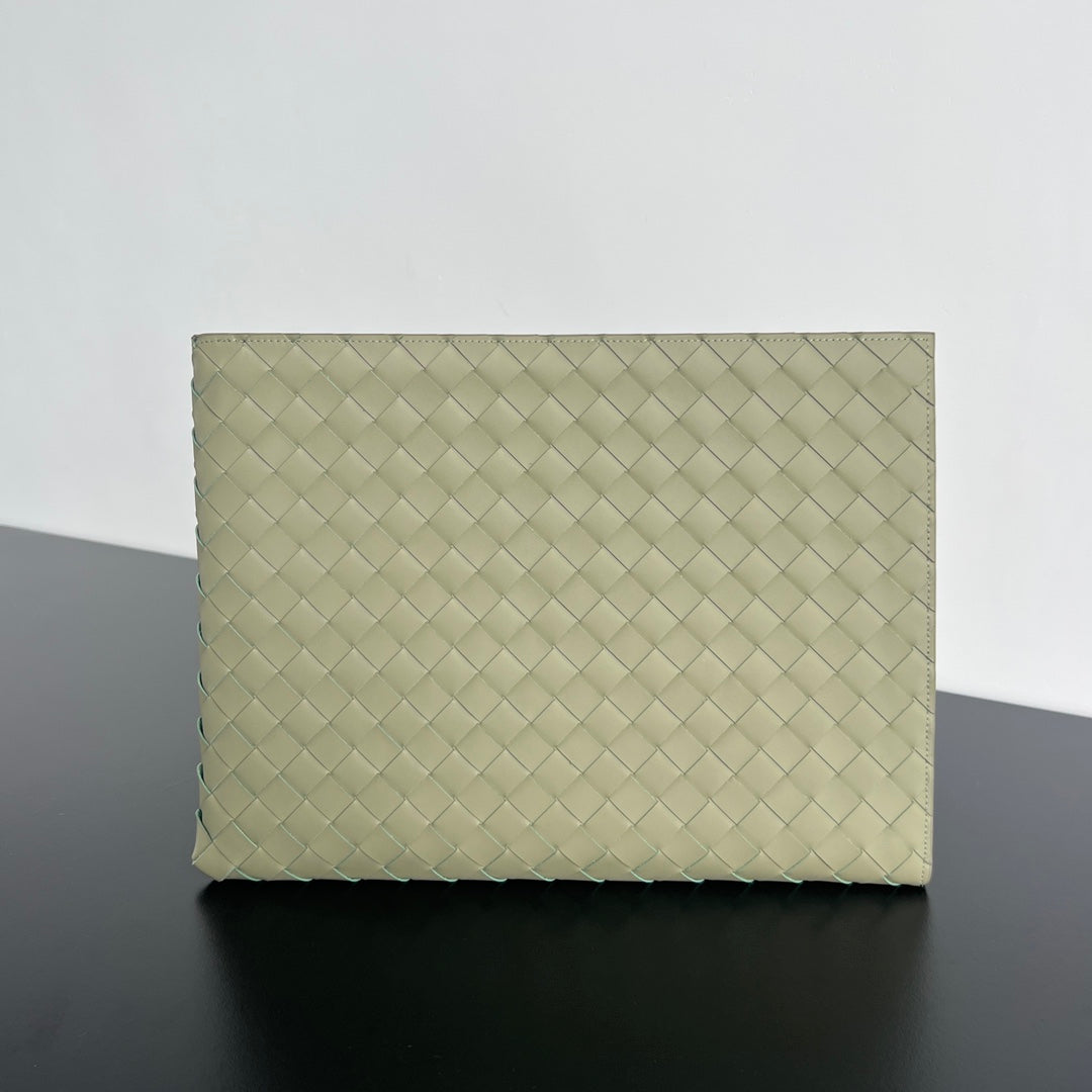 Bottega Veneta Intreccio Half-Zip Clutch Bag 607479