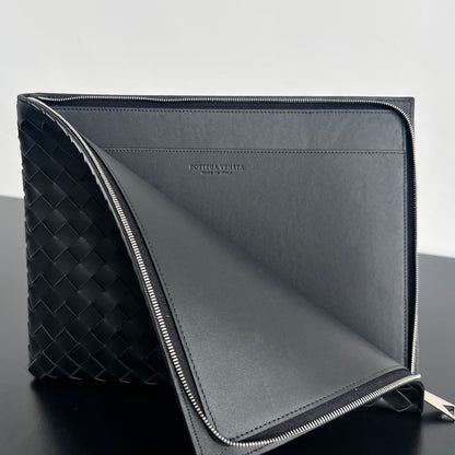 Bottega Veneta Intreccio Half-Zip Clutch Bag 607479