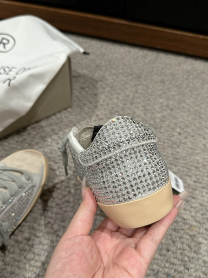 Golden Goose Classic Distressed Sneakers – 2024 Spring/Summer Collection