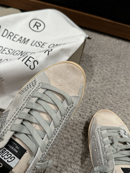 Golden Goose Classic Distressed Sneakers – 2024 Spring/Summer Collection