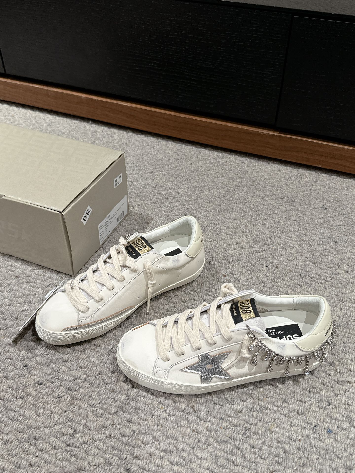 Golden Goose Distressed Sneakers – 2024 Spring/Summer Collection