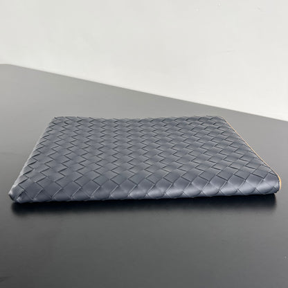 Bottega Veneta Intreccio Half-Zip Clutch Bag 607479