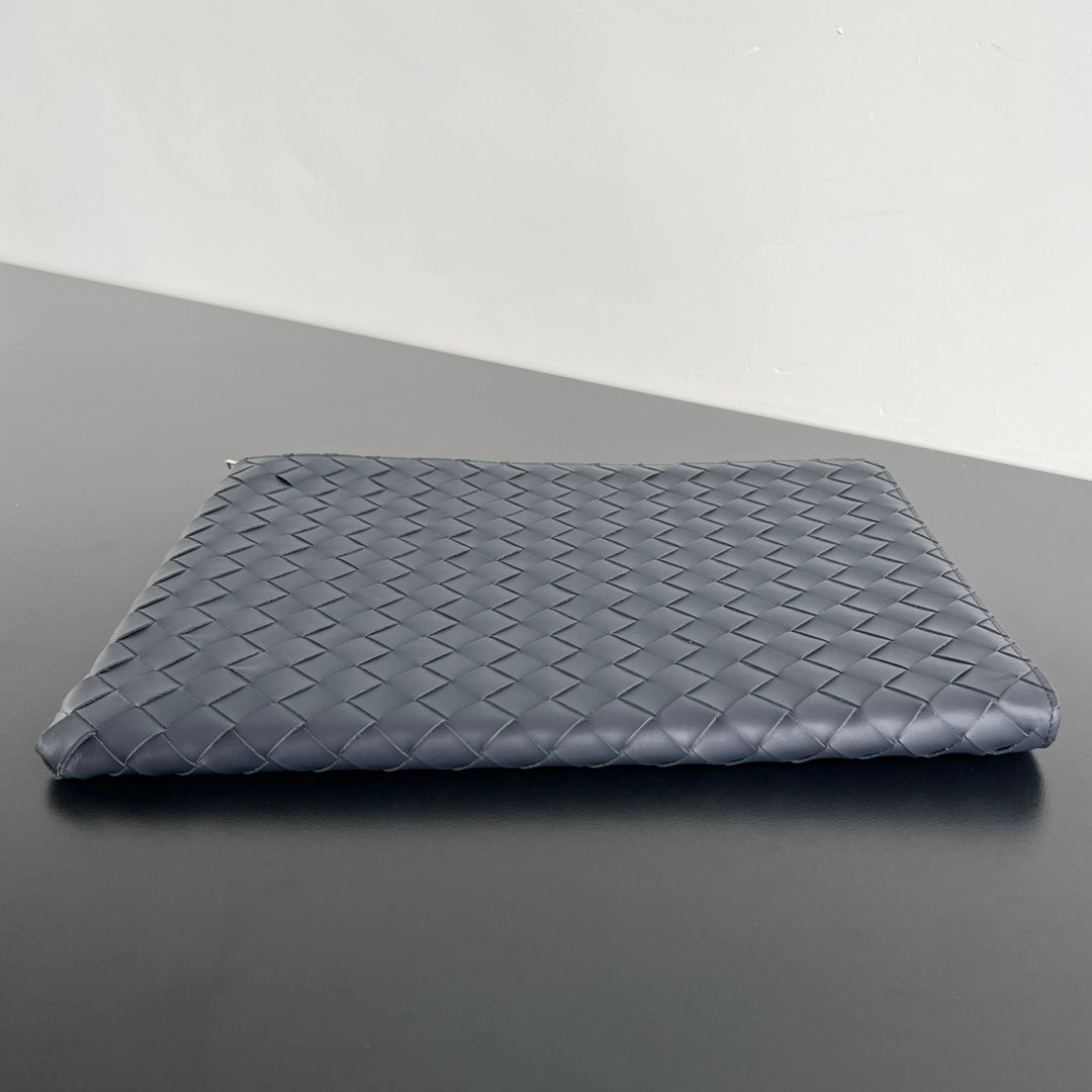 Bottega Veneta Intreccio Half-Zip Clutch Bag 607479