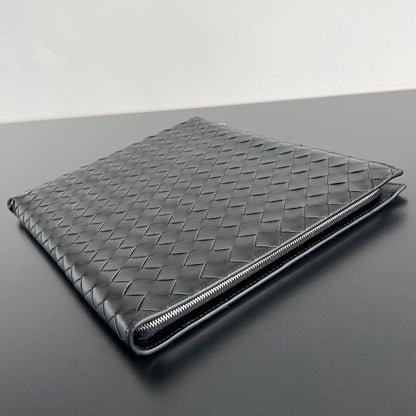 Bottega Veneta Intreccio Half-Zip Clutch Bag 607479