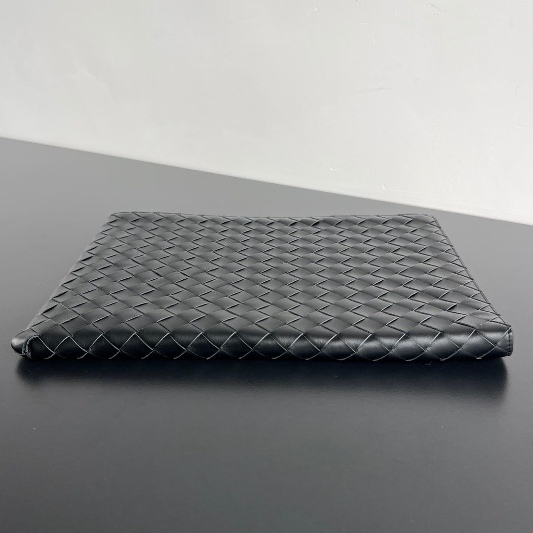 Bottega Veneta Intreccio Half-Zip Clutch Bag 607479