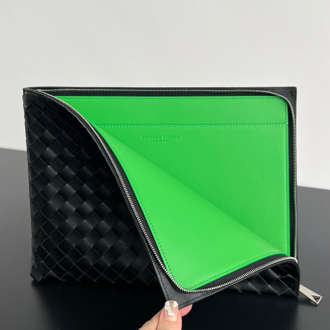 Bottega Veneta Intreccio Half-Zip Clutch Bag 607479