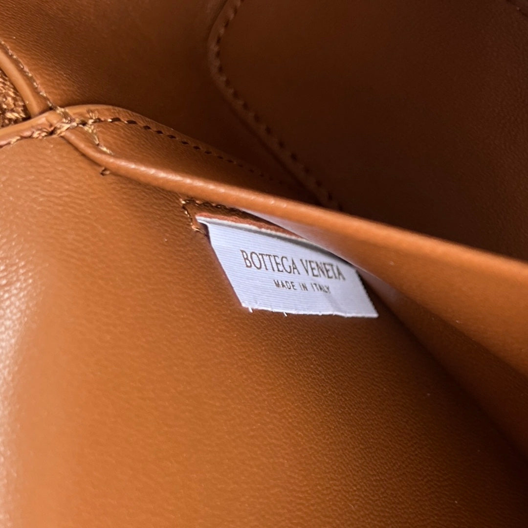 Bottega Veneta Intrecciato Vanity Case