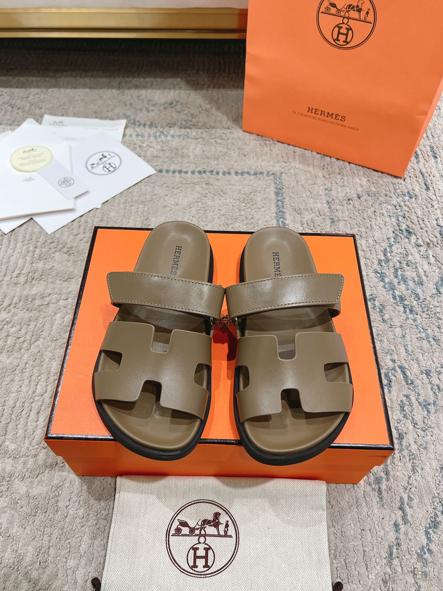 Hermès Chypre Leather Slides – 2023SS