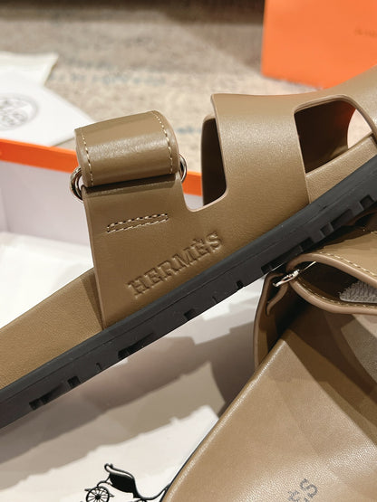Hermès Chypre Leather Slides – 2023SS