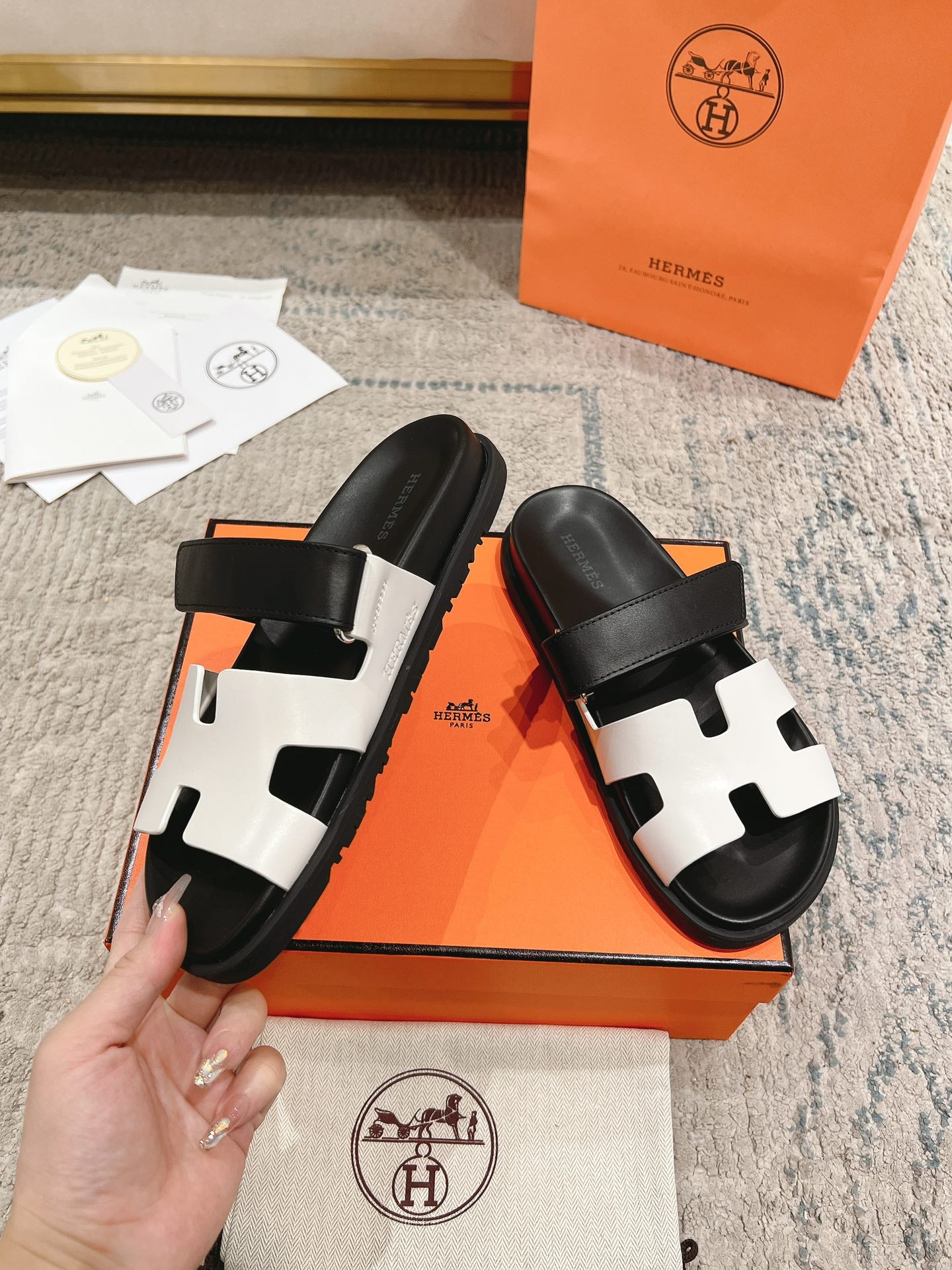 Hermès Chypre Leather Slides – 2023SS