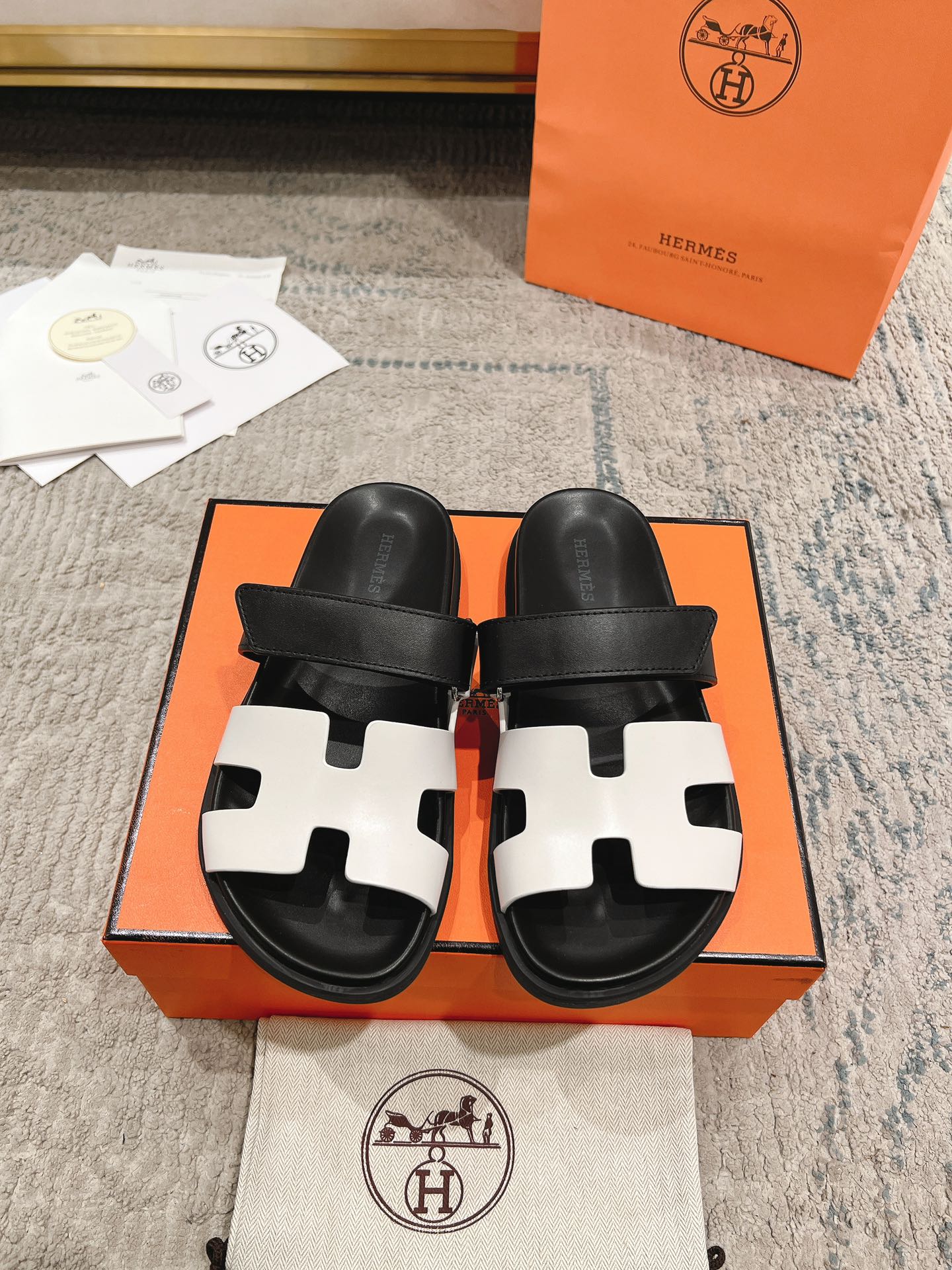 Hermès Chypre Leather Slides – 2023SS