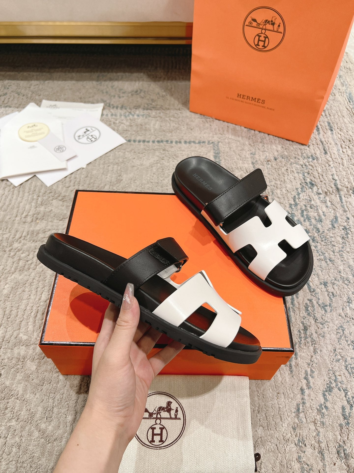 Hermès Chypre Leather Slides – 2023SS