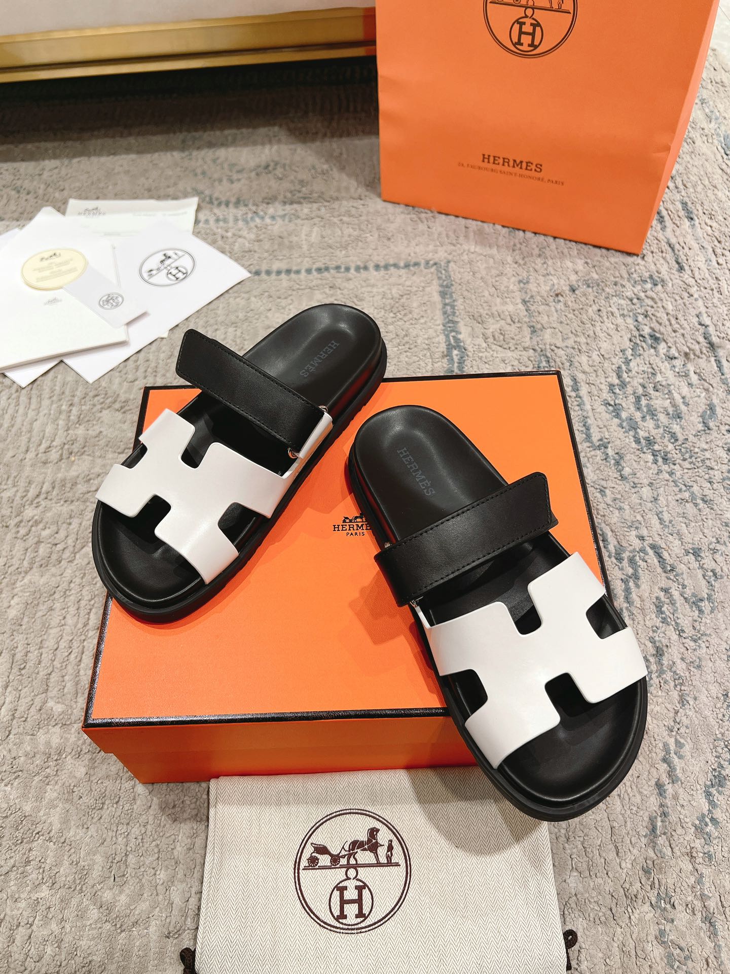 Hermès Chypre Leather Slides – 2023SS