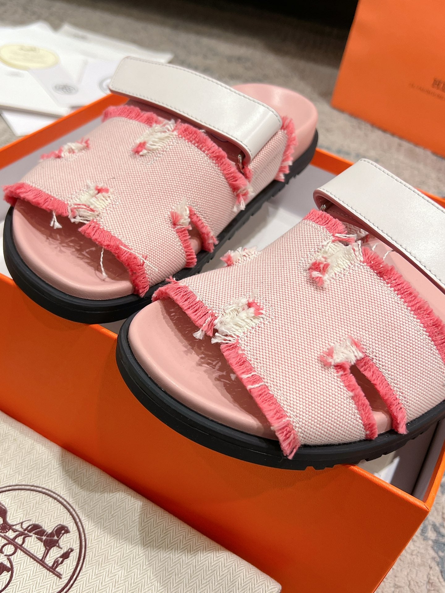 Hermès Chypre Leather Slides – 2023SS