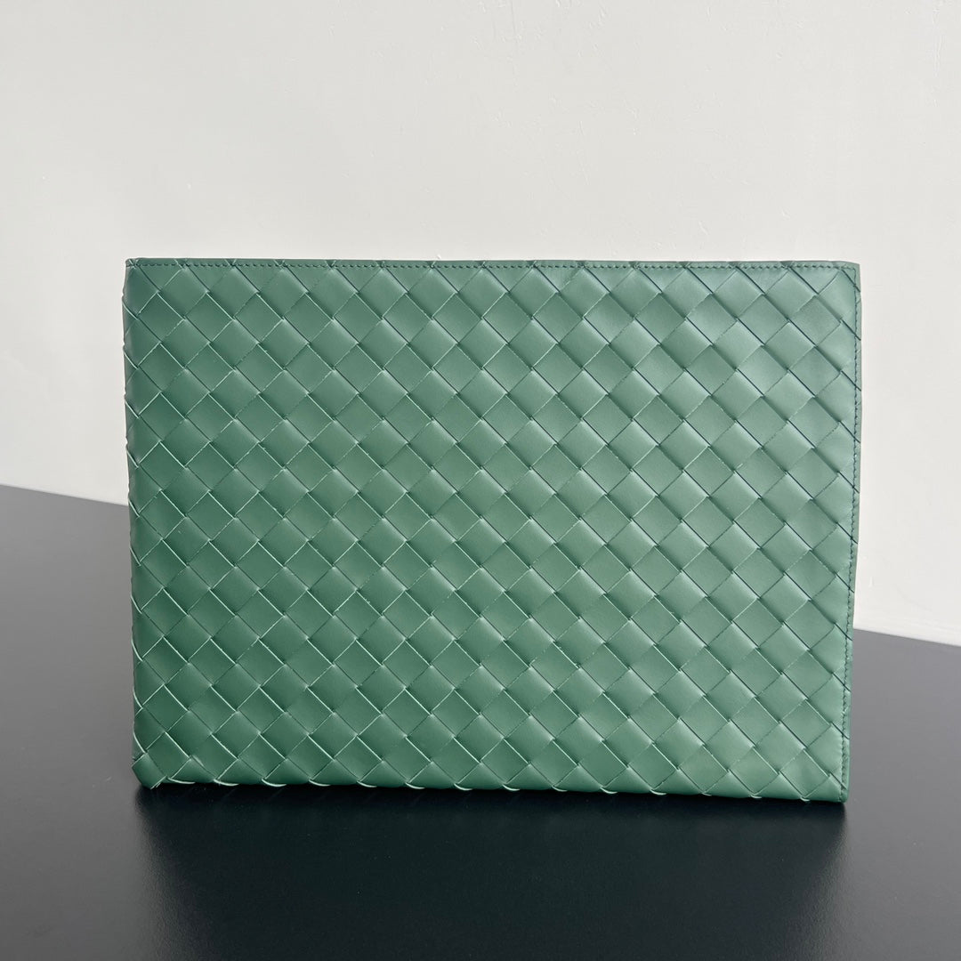 Bottega Veneta Intreccio Half-Zip Clutch Bag 607479