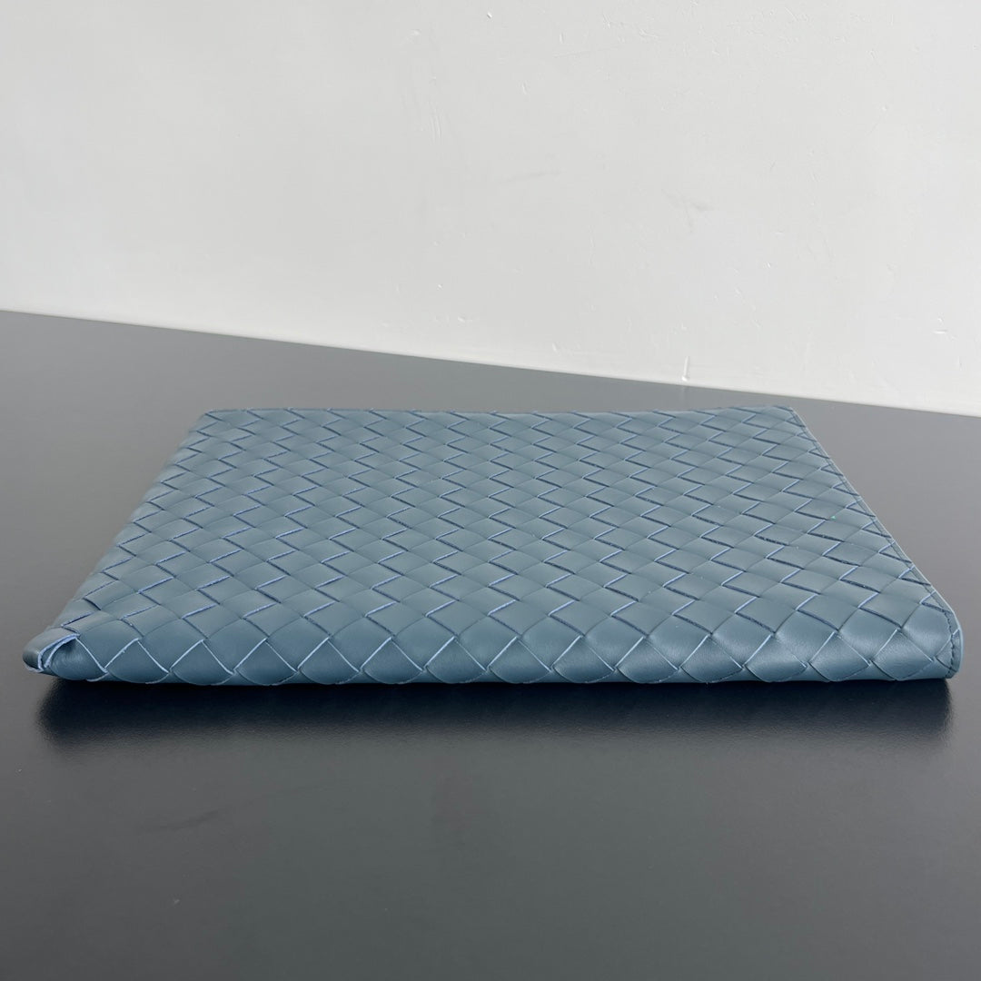 Bottega Veneta Intreccio Half-Zip Clutch Bag 607479