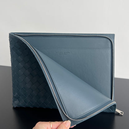 Bottega Veneta Intreccio Half-Zip Clutch Bag 607479