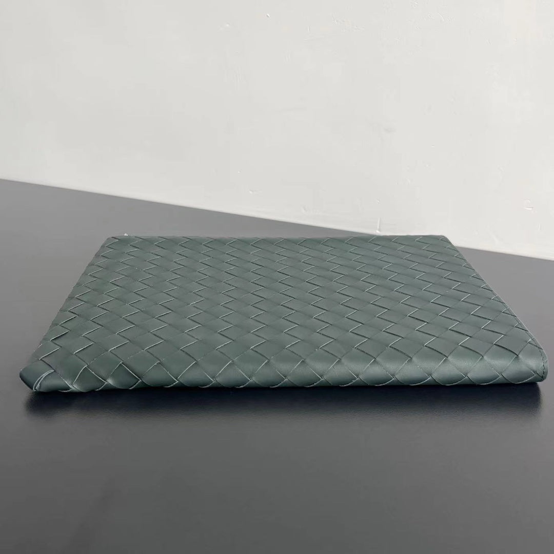 Bottega Veneta Intreccio Half-Zip Clutch Bag 607479