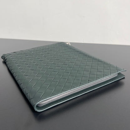 Bottega Veneta Intreccio Half-Zip Clutch Bag 607479