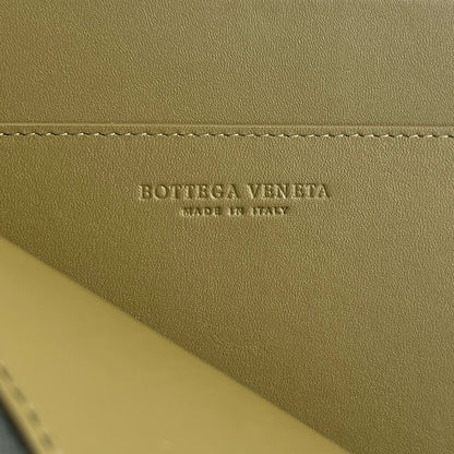 Bottega Veneta Intreccio Half-Zip Clutch Bag 607479