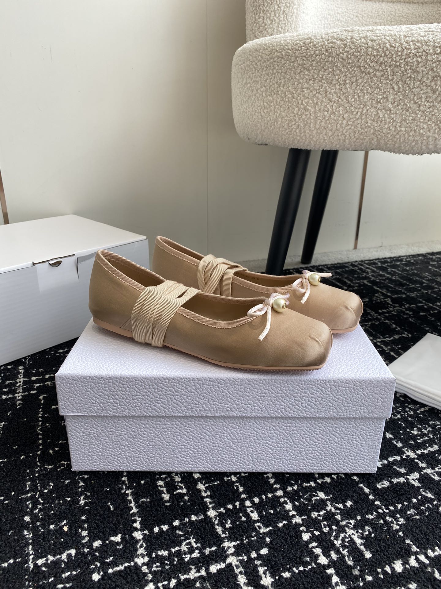 Dior Bow Pearl Ballet Flats – 2024 Spring/Summer Collection