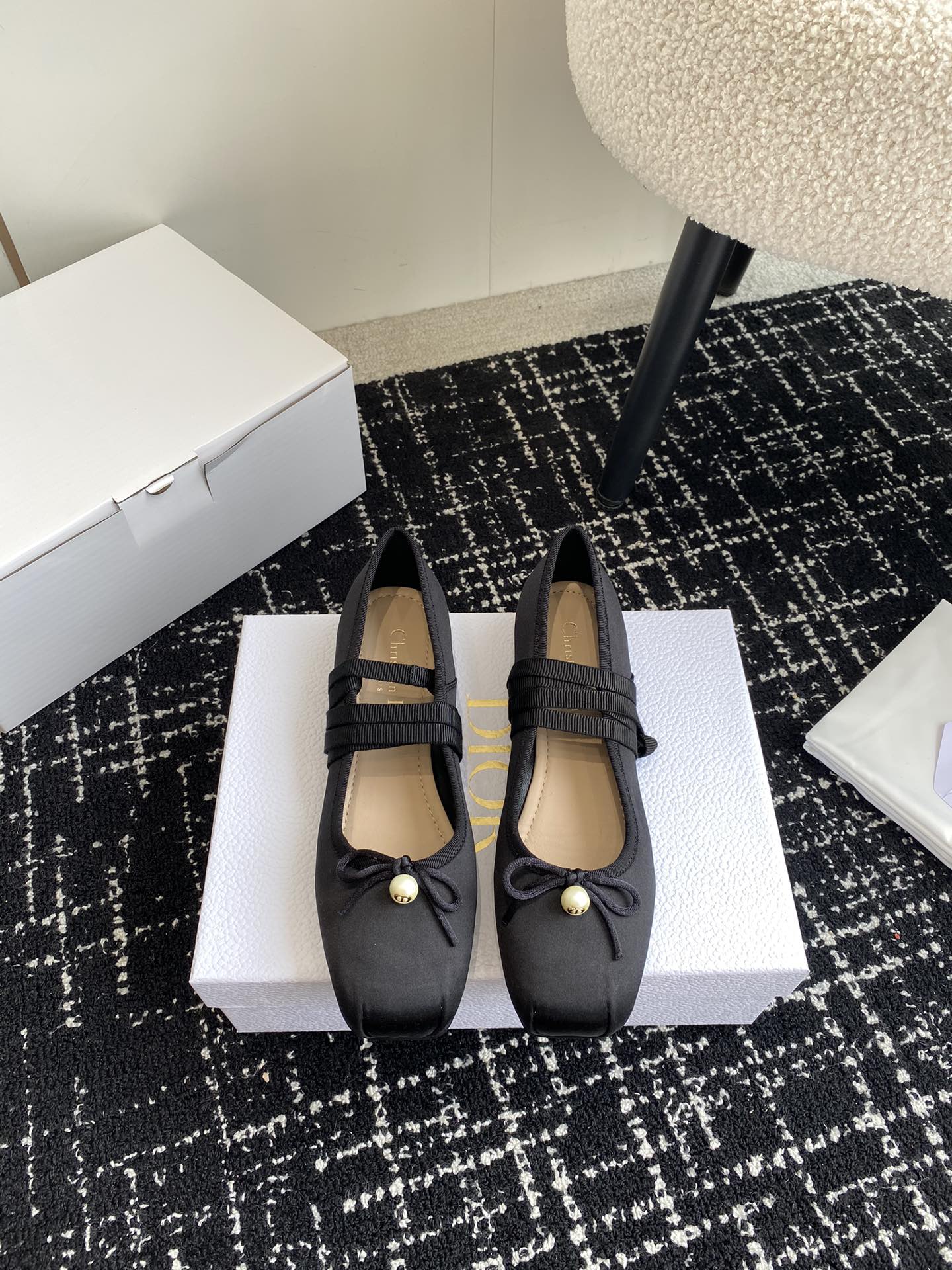Dior Bow Pearl Ballet Flats – 2024 Spring/Summer Collection