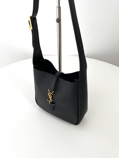 Saint Laurent LE 5 À 7 Soft Hobo Mini – 2024 Collection