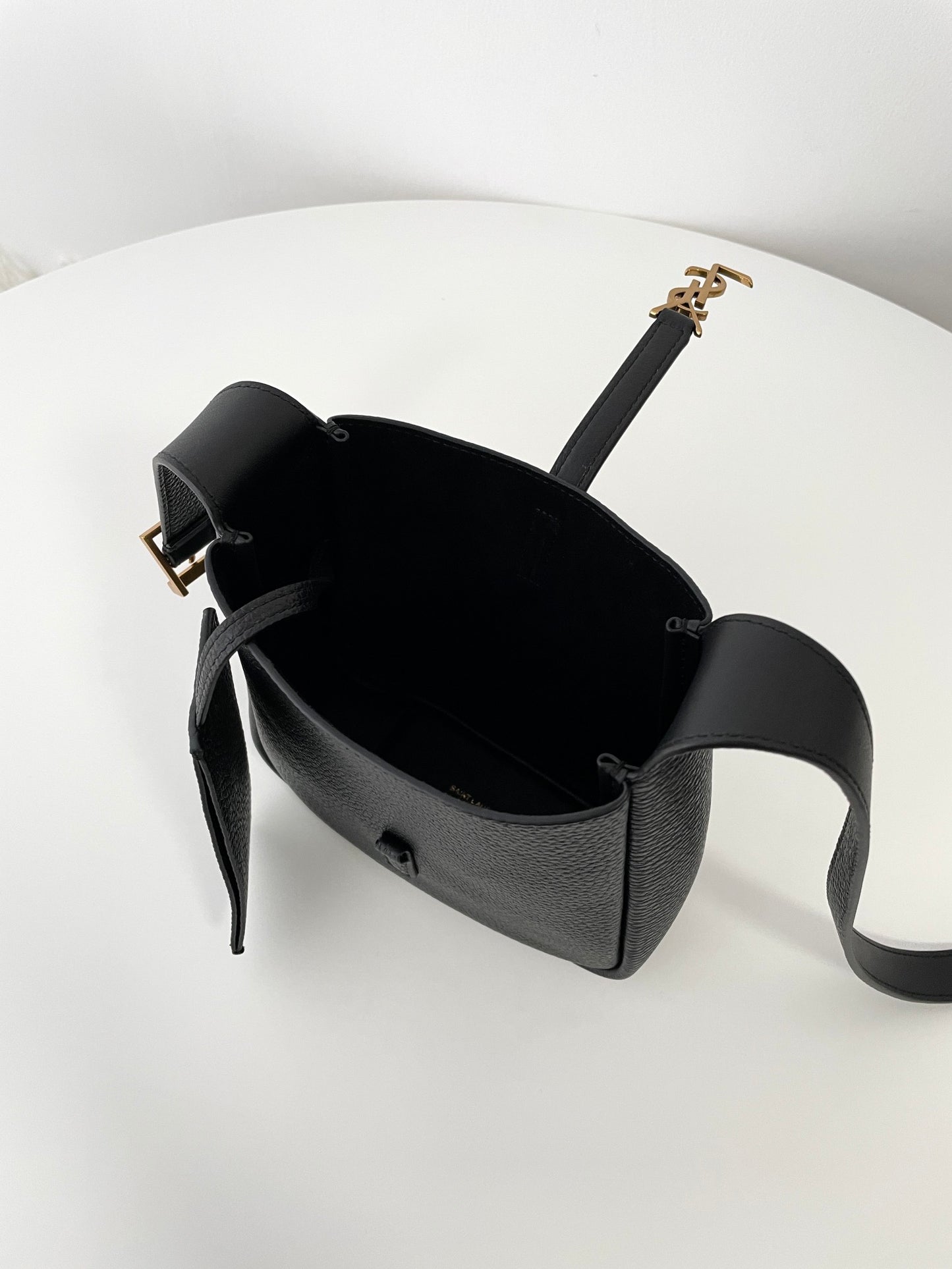 Saint Laurent LE 5 À 7 Soft Hobo Mini – 2024 Collection